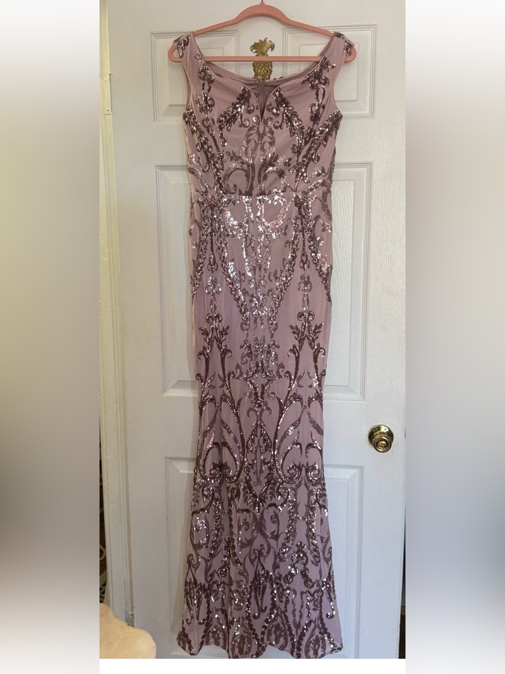 Evening gown dusty pink/mauvy sequence brand new no tags size 6 never fit into